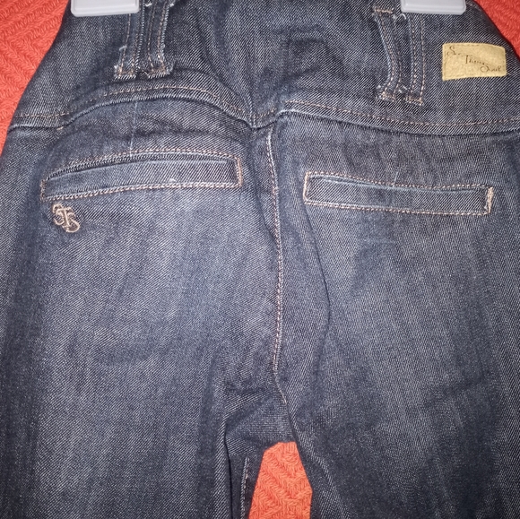 Blue Jeans - Picture 3 of 4